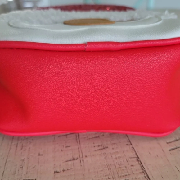 š„HOST PICKš„BATH AND BODY WORKS ā¤ļøSANTA COSMETICES BAGā¤ļø - Picture 4 of 7